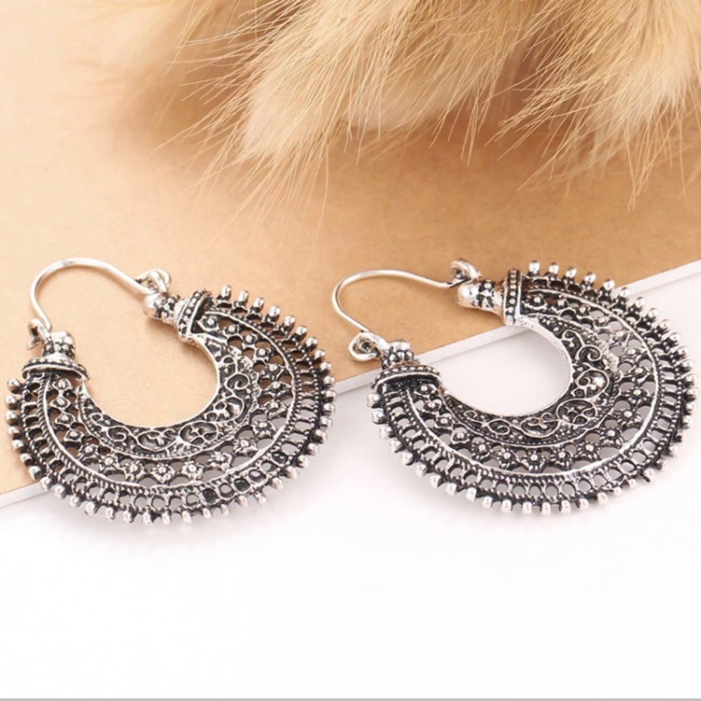 Tibetian Silver Round Ear Hook Tribal Earrings - Picture 2 of 7
